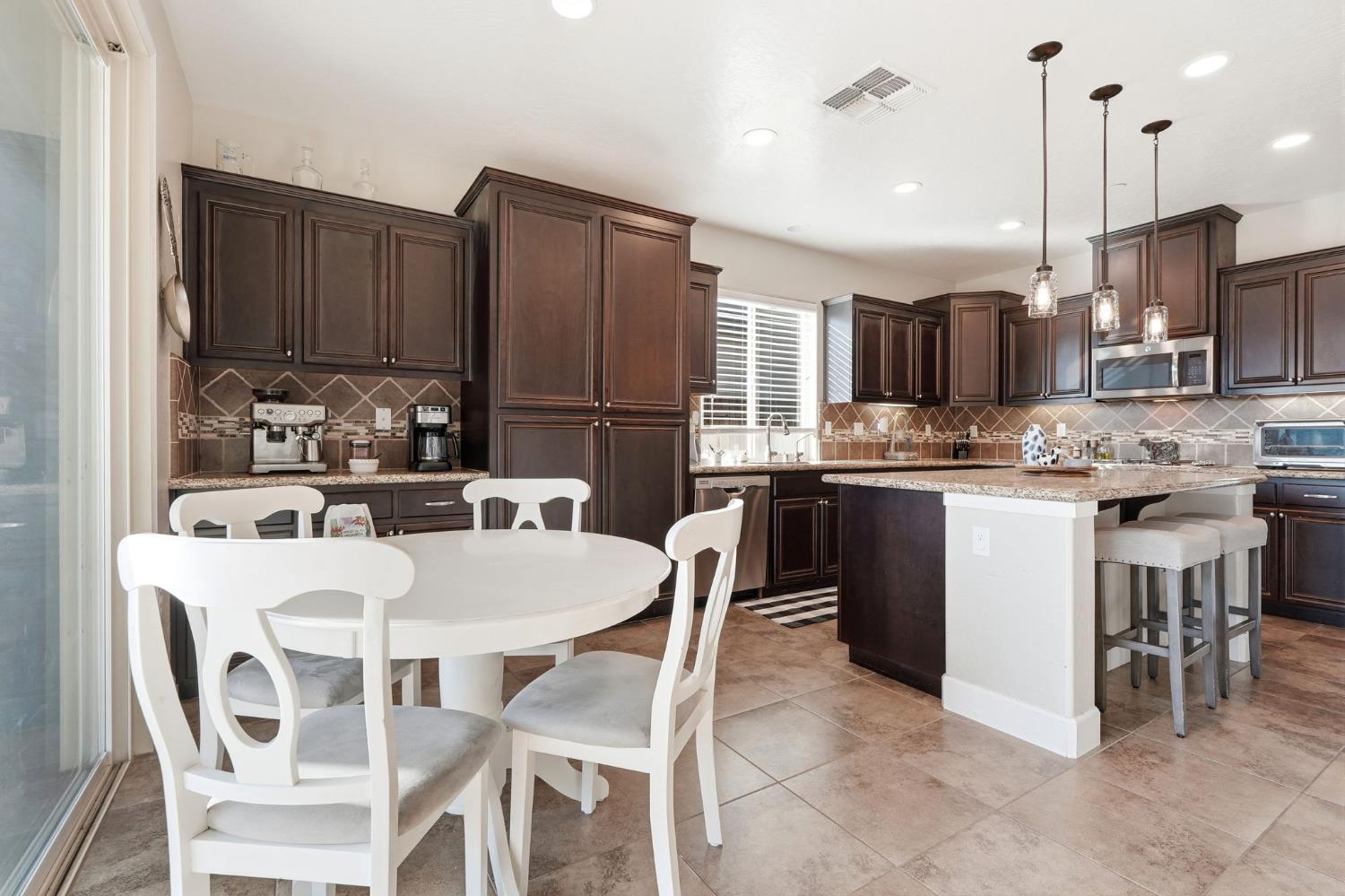 1023 Revere Way Lemoore, CA 93245 - Photo 41 of 64