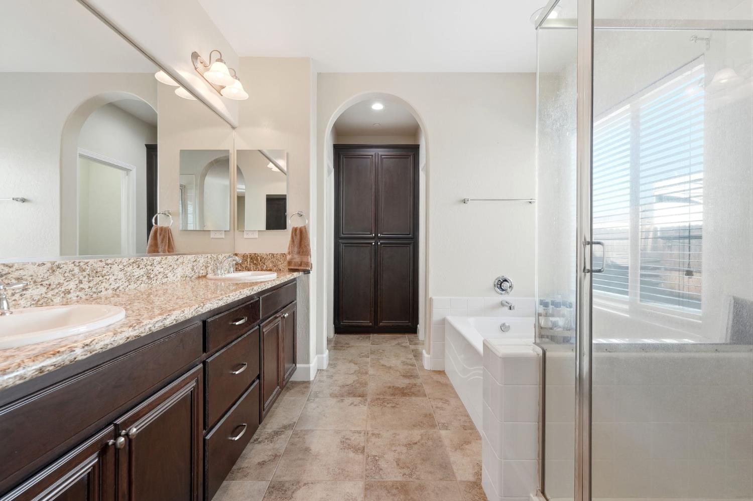 1023 Revere Way Lemoore, CA 93245 - Photo 49 of 64