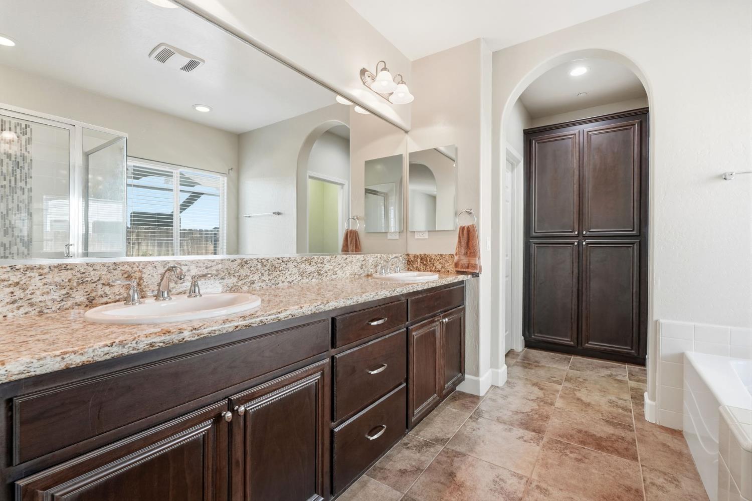 1023 Revere Way Lemoore, CA 93245 - Photo 50 of 64