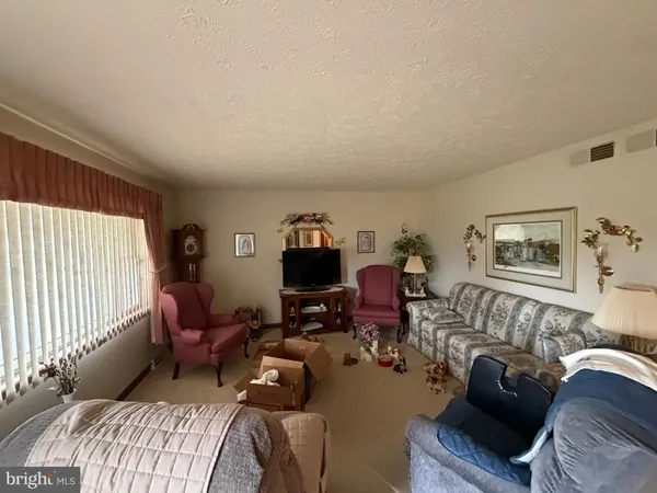 $279,900 | 632 Kittatinny Drive, Chambersburg, PA 17202