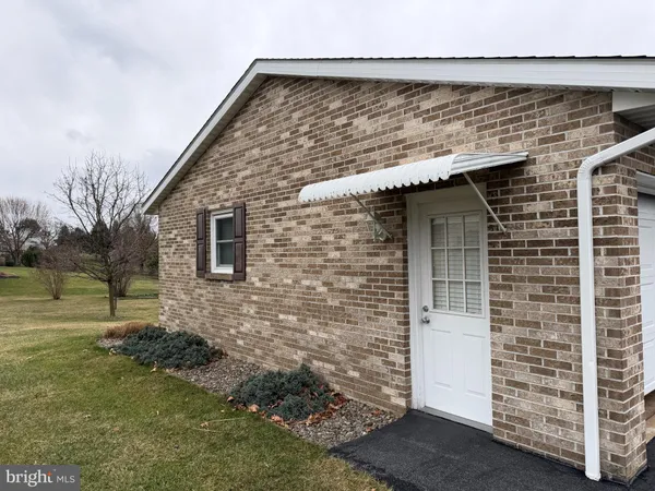 $279,900 | 632 Kittatinny Drive, Chambersburg, PA 17202