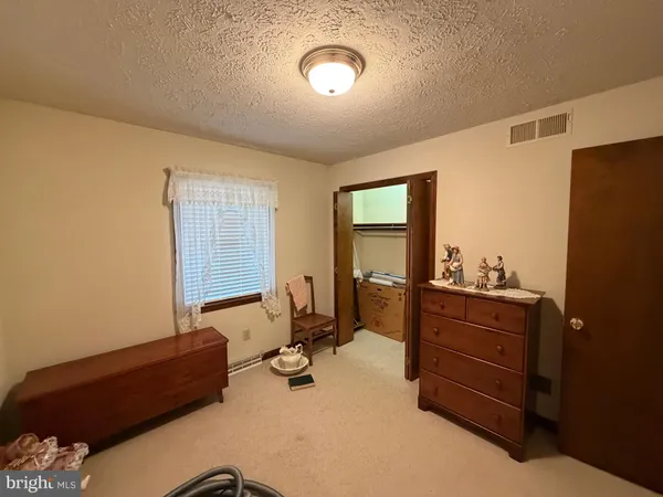 $279,900 | 632 Kittatinny Drive, Chambersburg, PA 17202