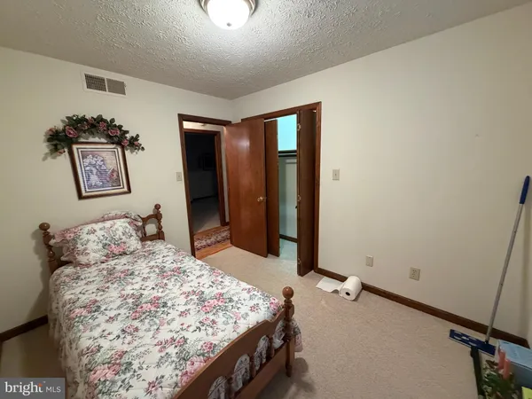 $279,900 | 632 Kittatinny Drive, Chambersburg, PA 17202