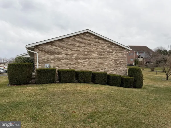 $279,900 | 632 Kittatinny Drive, Chambersburg, PA 17202