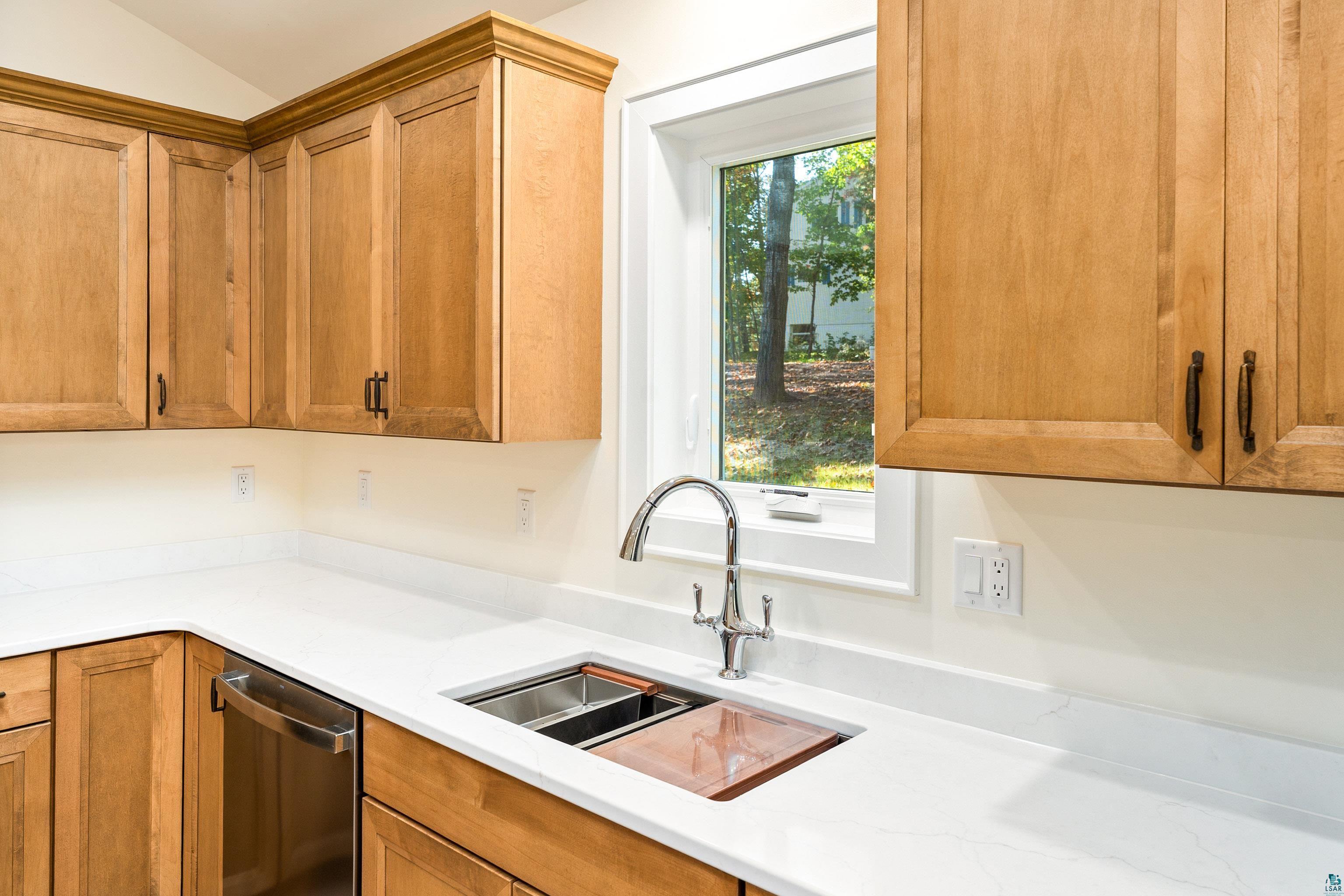 1804 Rice Lake Road Duluth, MN 55811 - Photo 13 of 34