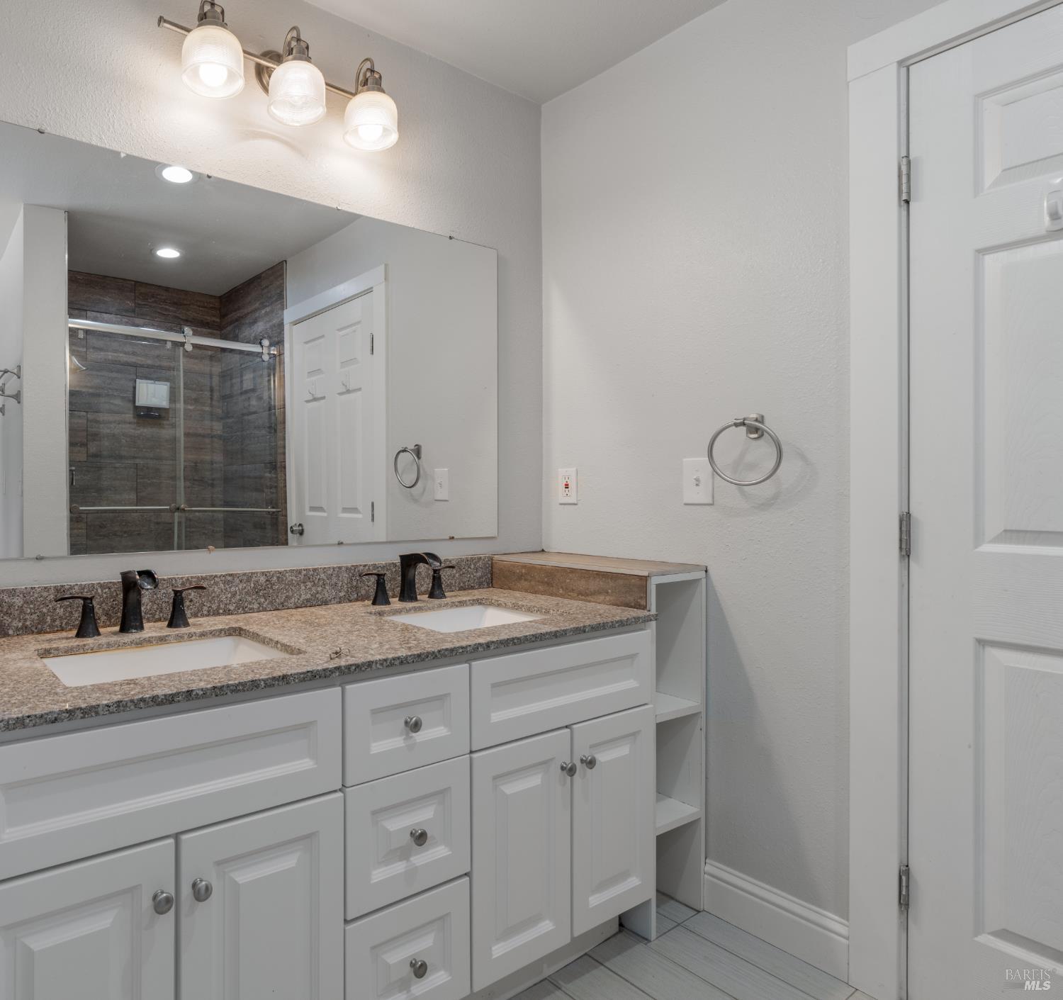 44000 Iversen Road Gualala, CA 95445 - Photo 17 of 57 Dual vanity in primary bath.