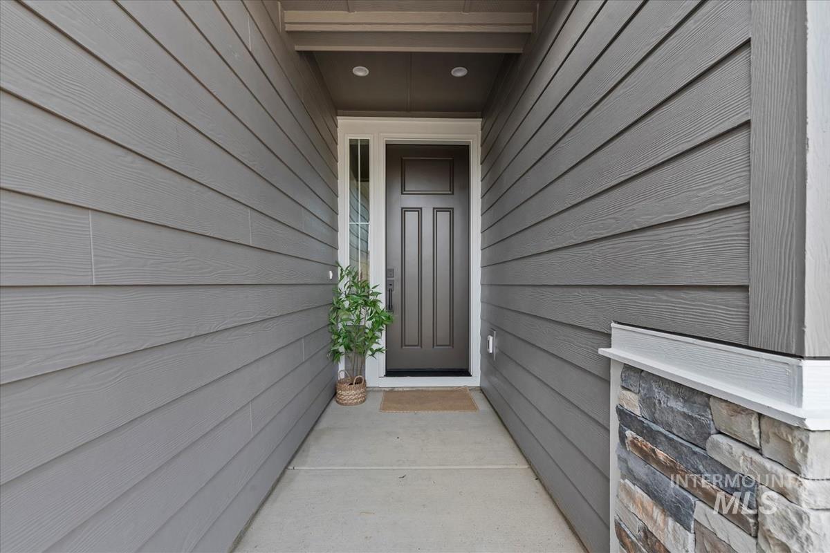 6408 One Tree Place Eagle, ID 83714 - Photo 2 of 42