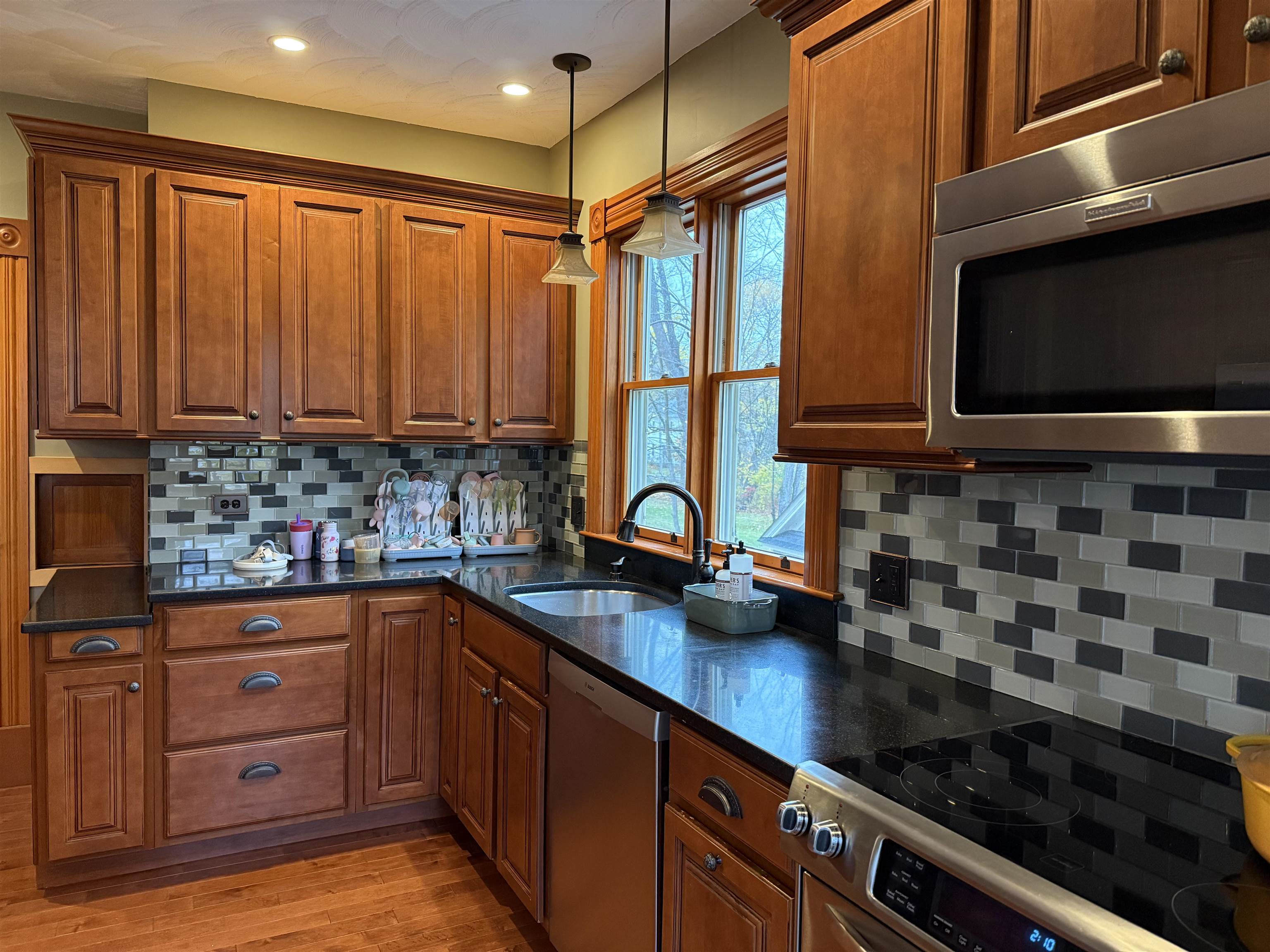 86 Maple Street Henniker, NH 03242 - Photo 5 of 32