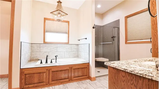 $850,000 | 1074 Northeast 121st Road, Higginsville, MO 64037