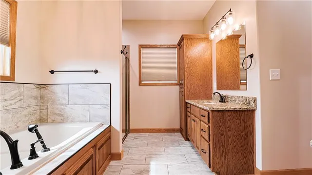 $850,000 | 1074 Northeast 121st Road, Higginsville, MO 64037