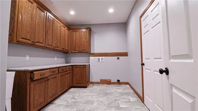 $850,000 | 1074 Northeast 121st Road, Higginsville, MO 64037