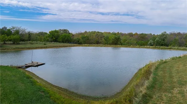 $850,000 | 1074 Northeast 121st Road, Higginsville, MO 64037