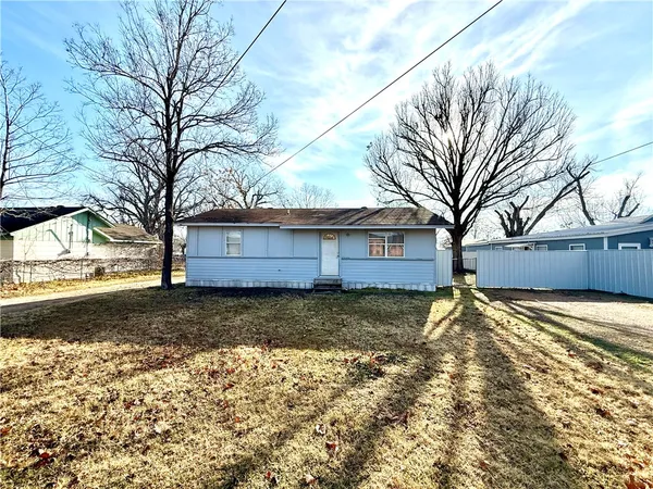 $185,000 | 2105 North Karnes Avenue, Cameron, TX 76520