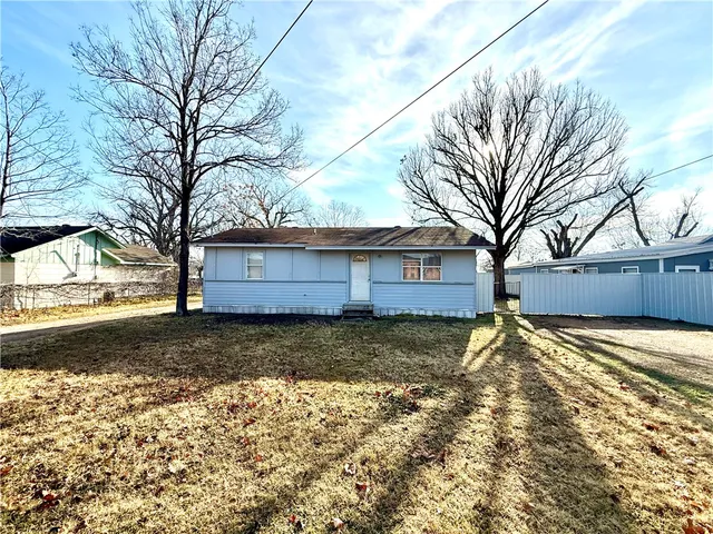 $185,000 | 2105 North Karnes Avenue, Cameron, TX 76520