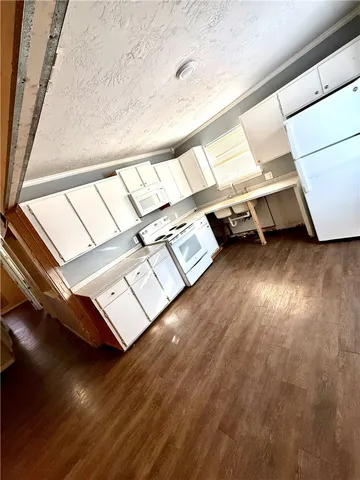 $185,000 | 2105 North Karnes Avenue, Cameron, TX 76520