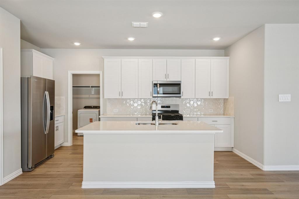 Photo is not of the actual home, but is an inspirational photo of builder’s model home and may depict options, furnishings, and/or decorator features that are not included.