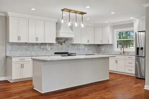 $1,179,000 | 28 Lakeland Drive, McMinnville, TN 37110