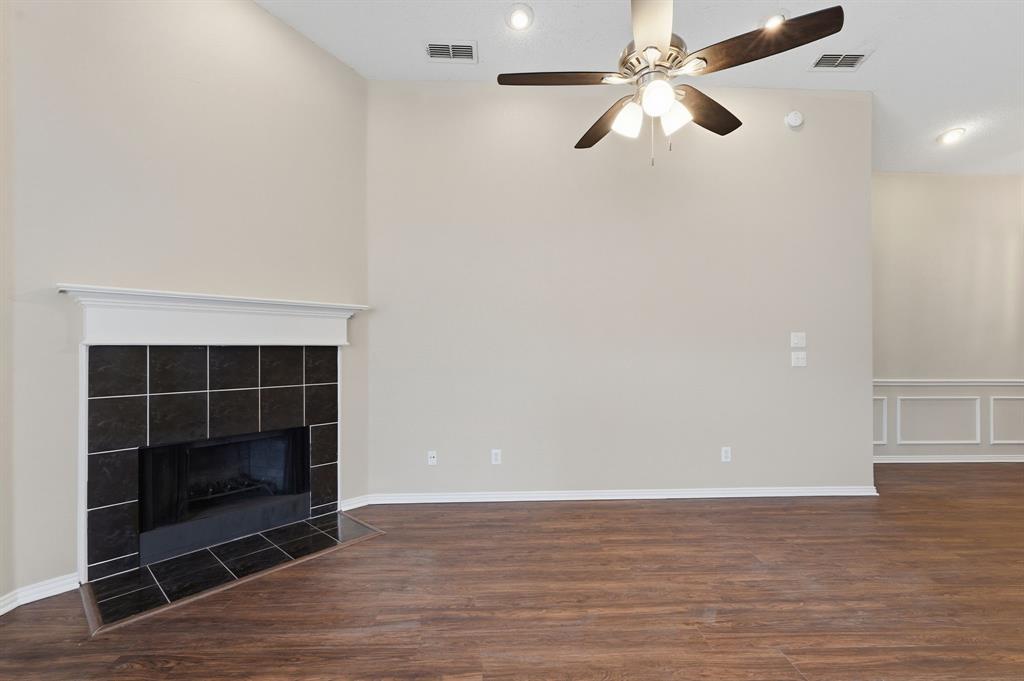 111 Taos Loop Aledo, TX 76008 - Photo 3 of 31