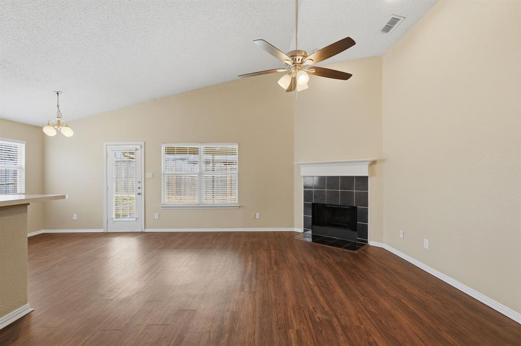 111 Taos Loop Aledo, TX 76008 - Photo 4 of 31