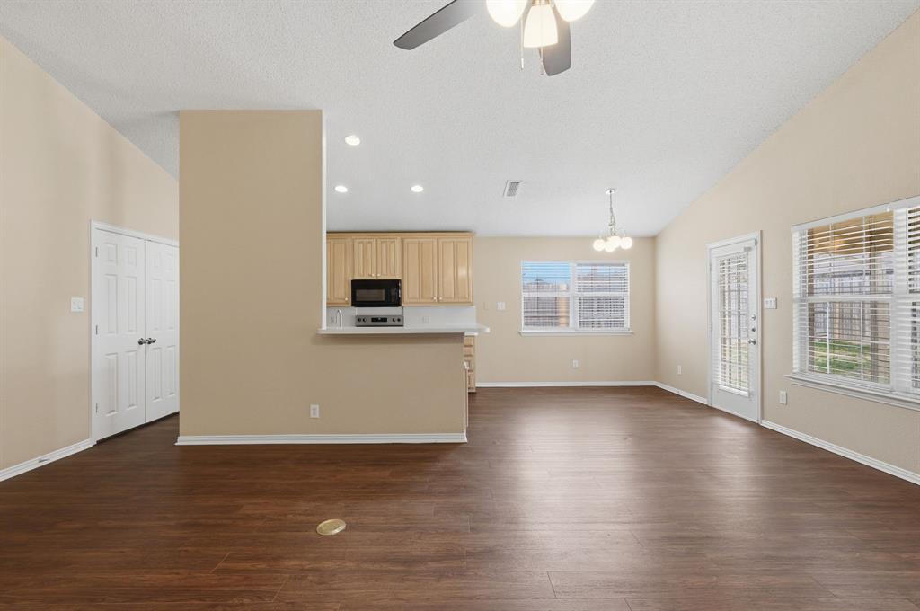 111 Taos Loop Aledo, TX 76008 - Photo 5 of 31