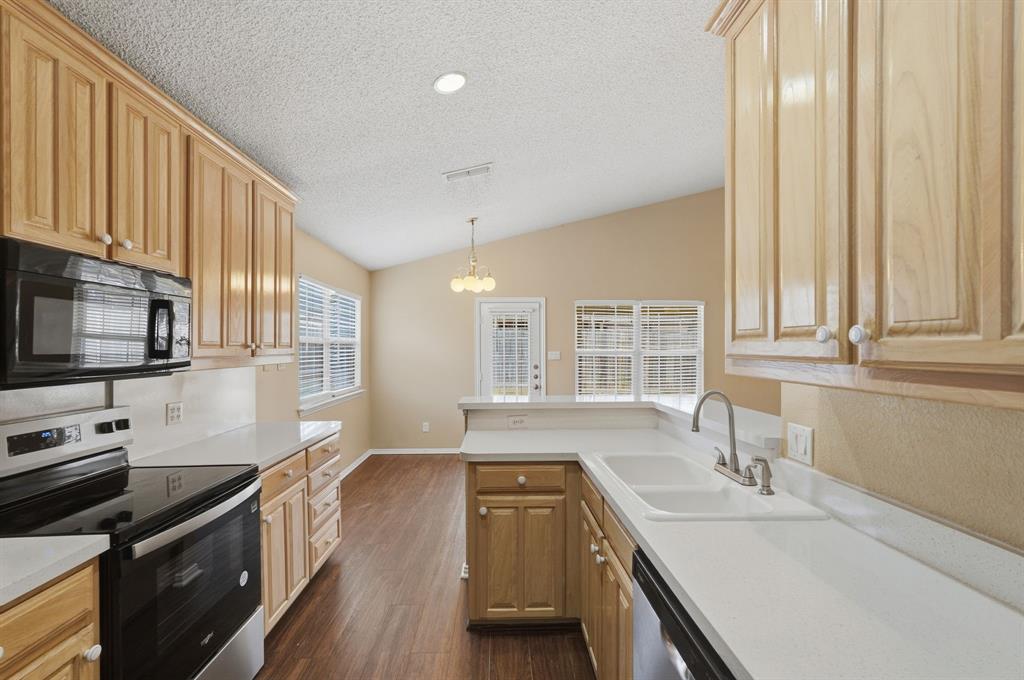 111 Taos Loop Aledo, TX 76008 - Photo 9 of 31