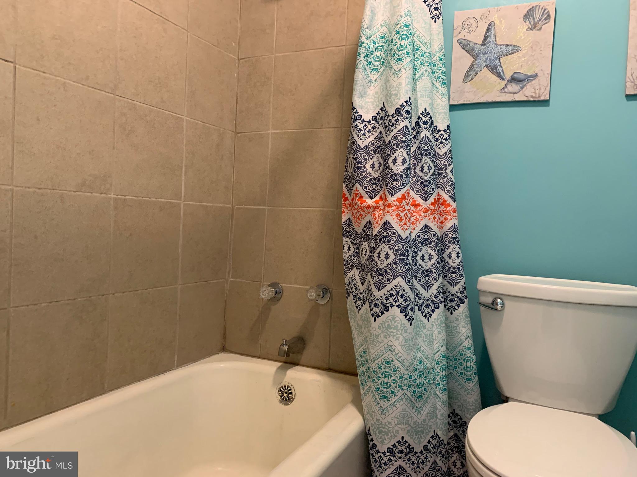 5342 Reisterstown Road Baltimore, MD 21215 - Photo 7 of 23 Bathroom unit 1