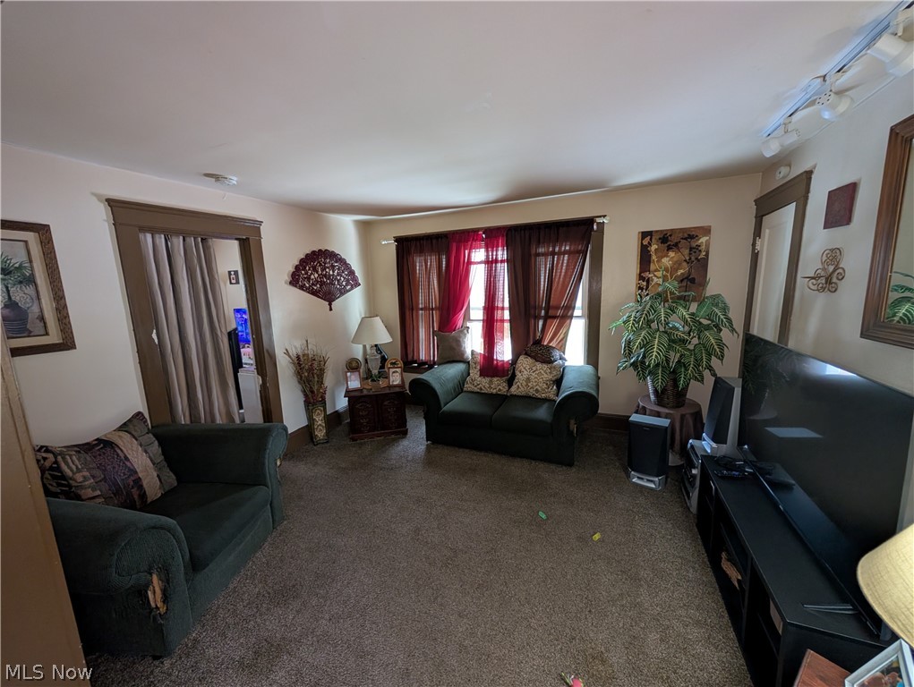 3558 Bosworth Road Cleveland, OH 44111 - Photo 18 of 33 Upstairs unit Living room