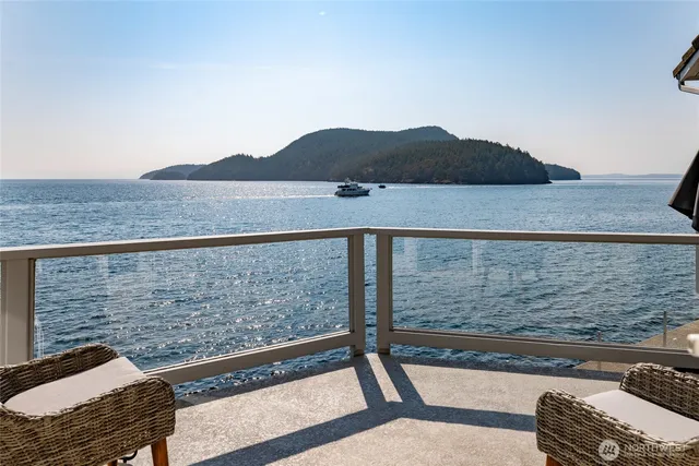 $1,100,000 | 2401 Skyline Way, Unit 203E, Anacortes, WA 98221