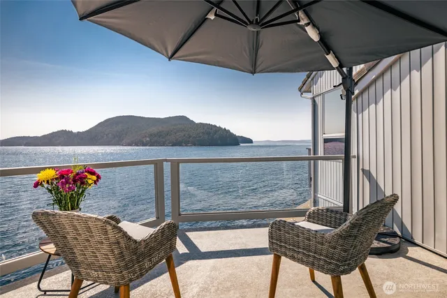 $1,100,000 | 2401 Skyline Way, Unit 203E, Anacortes, WA 98221