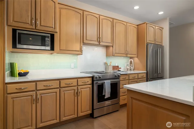 $1,100,000 | 2401 Skyline Way, Unit 203E, Anacortes, WA 98221