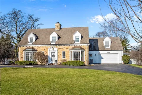 $1,100,000 | 220 Sunset Ridge Road, Northfield, IL 60093