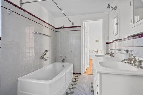 $1,100,000 | 220 Sunset Ridge Road, Northfield, IL 60093