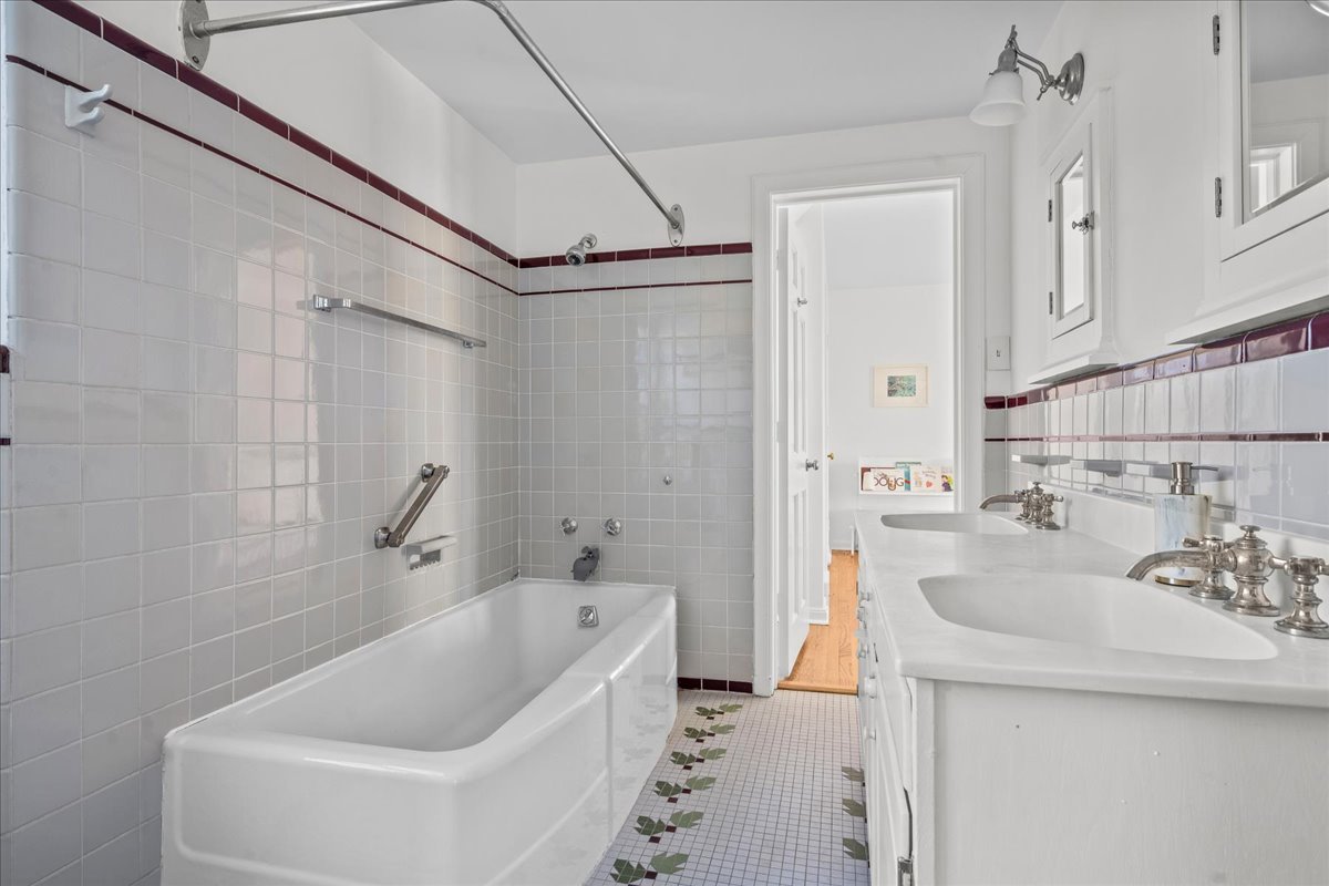 220 Sunset Ridge Road Northfield, IL 60093 - Photo 26 of 37