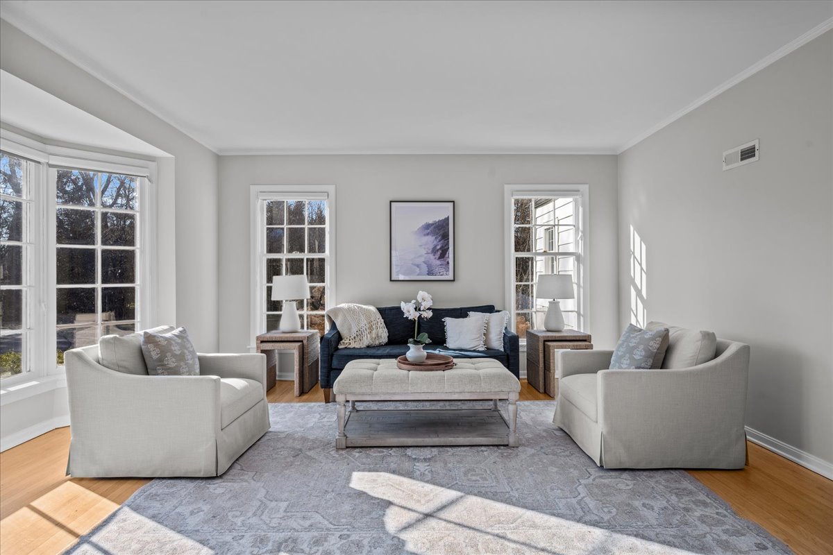 220 Sunset Ridge Road Northfield, IL 60093 - Photo 4 of 37