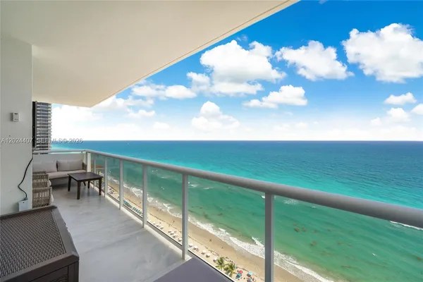 $4,500 | 3140 South Ocean Drive, Unit 2406, Hallandale Beach, FL 33009