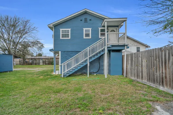 $855 | 7919 Brays Street, Unit C, Houston, TX 77012