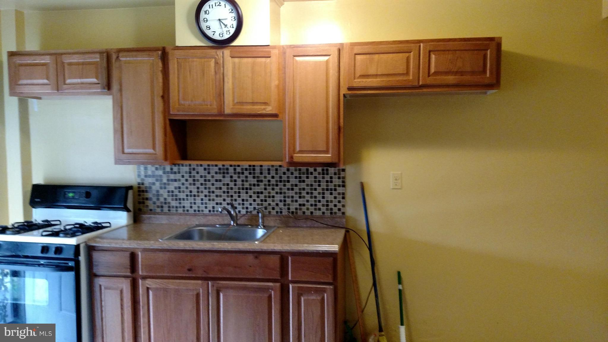 2711 North Rosedale Street Baltimore, MD 21216 - Photo 6 of 15 Kitchen