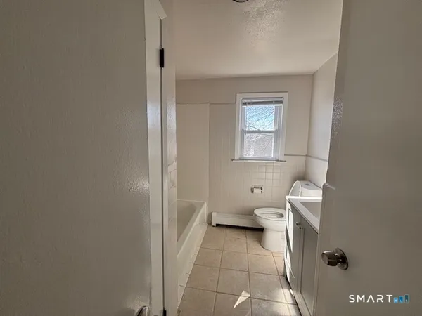 $2,700 | 95 Balsam Avenue, Unit 2, Bridgeport, CT 06606