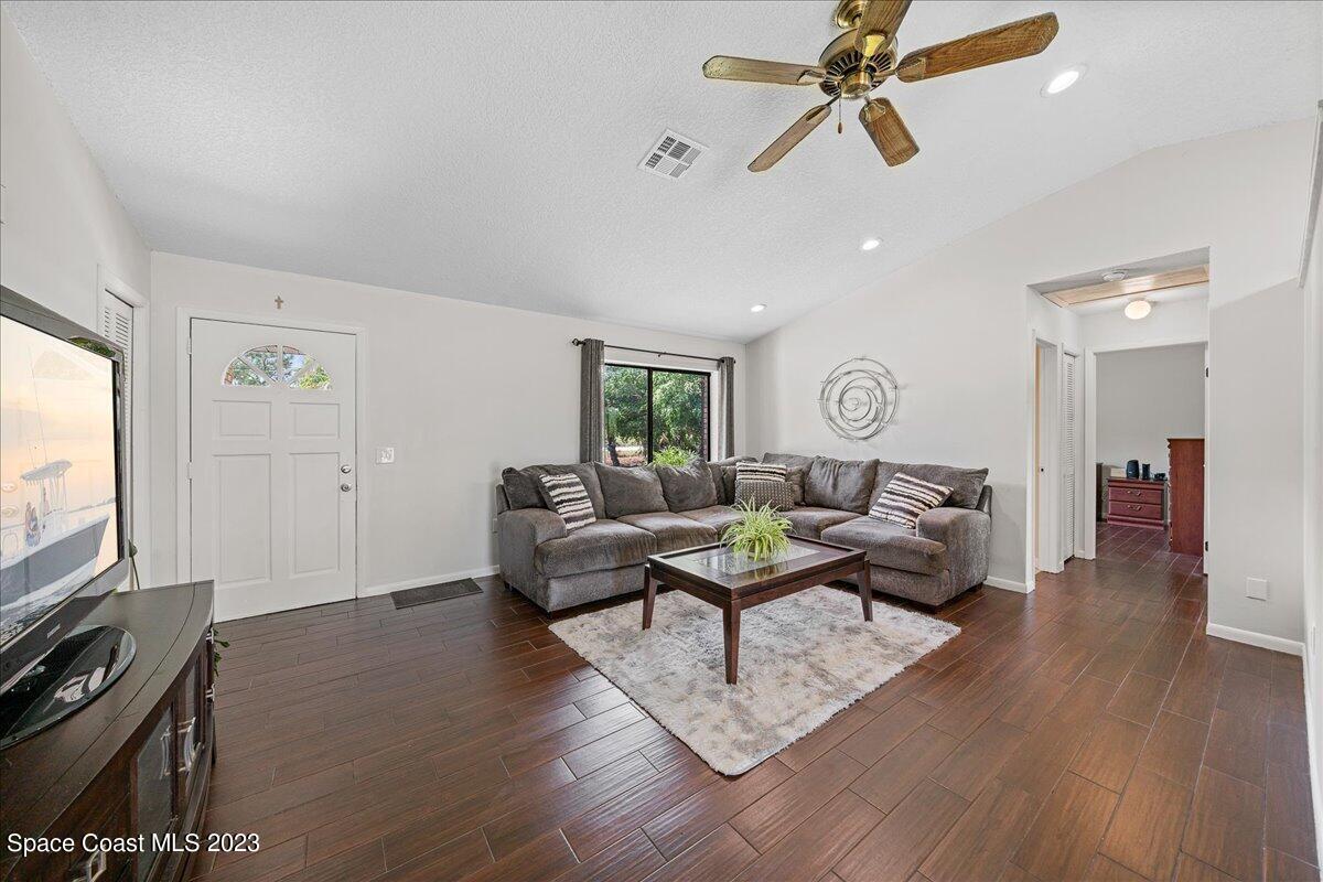 2100 Atz Road Malabar, FL 32950 - Photo 6 of 49 Family room
