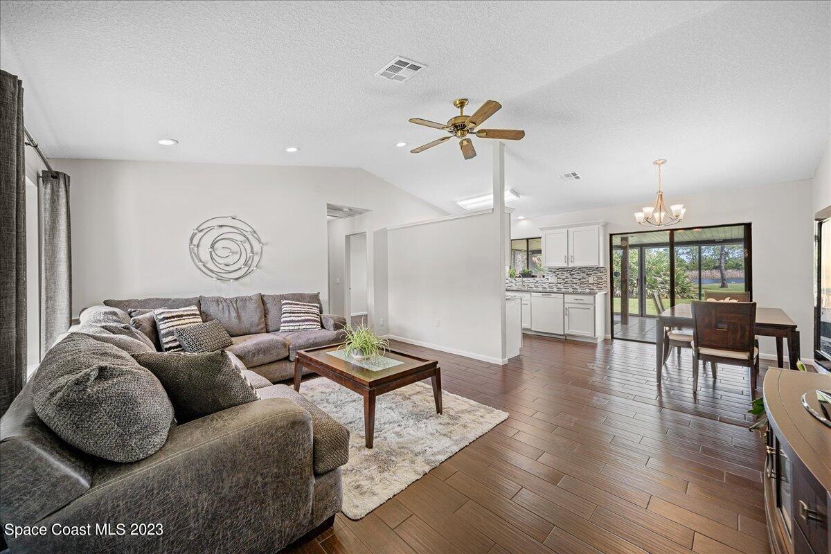 2100 Atz Road Malabar, FL 32950 - Photo 8 of 49 Family room