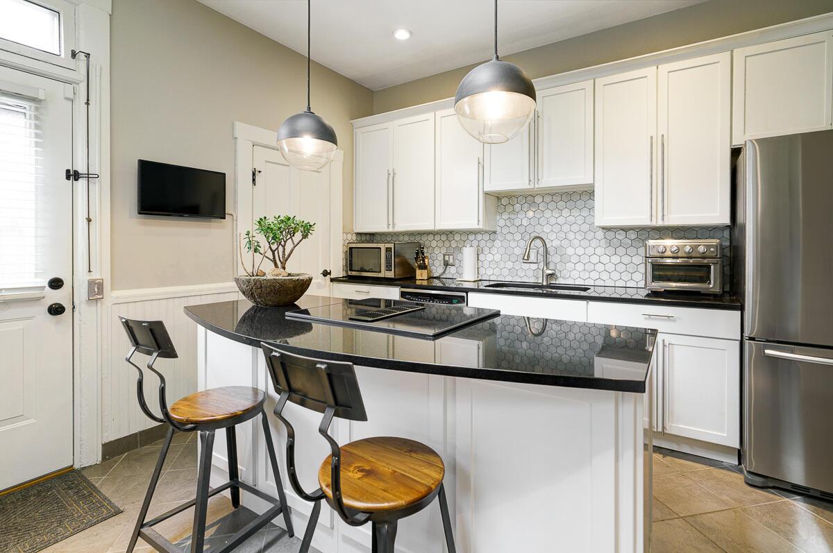 709 South 3rd Street Columbus, OH 43206 - Photo 9 of 33 Eat-In Kitchen