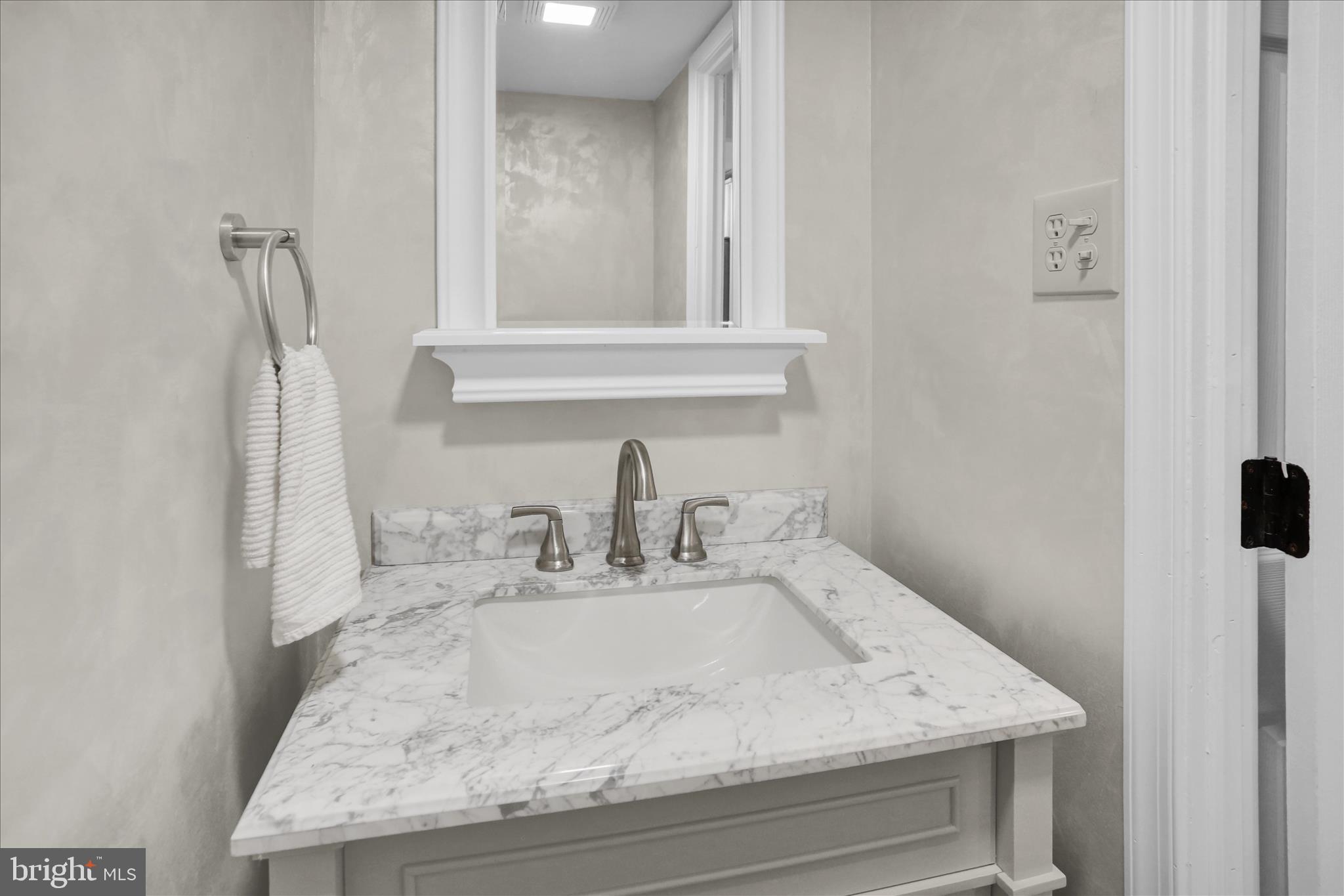 301 Village Walk, Unit 301 Exton, PA 19341 - Photo 16 of 31 Hall Bath