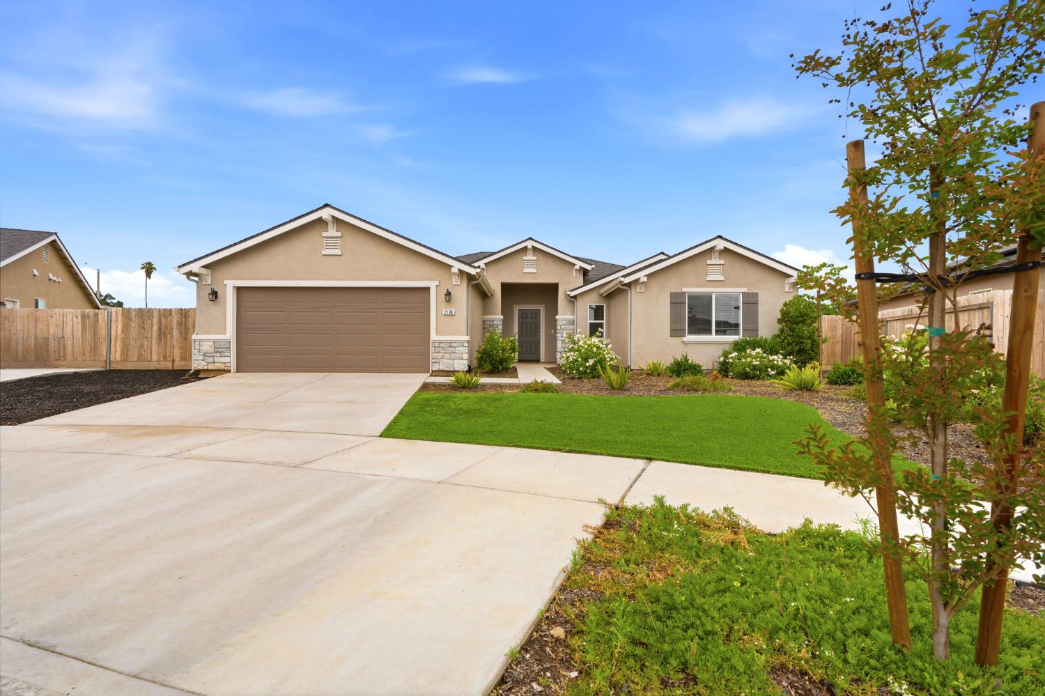 2198 West Ambassador Way Hanford, CA 93230 - Photo 2 of 52