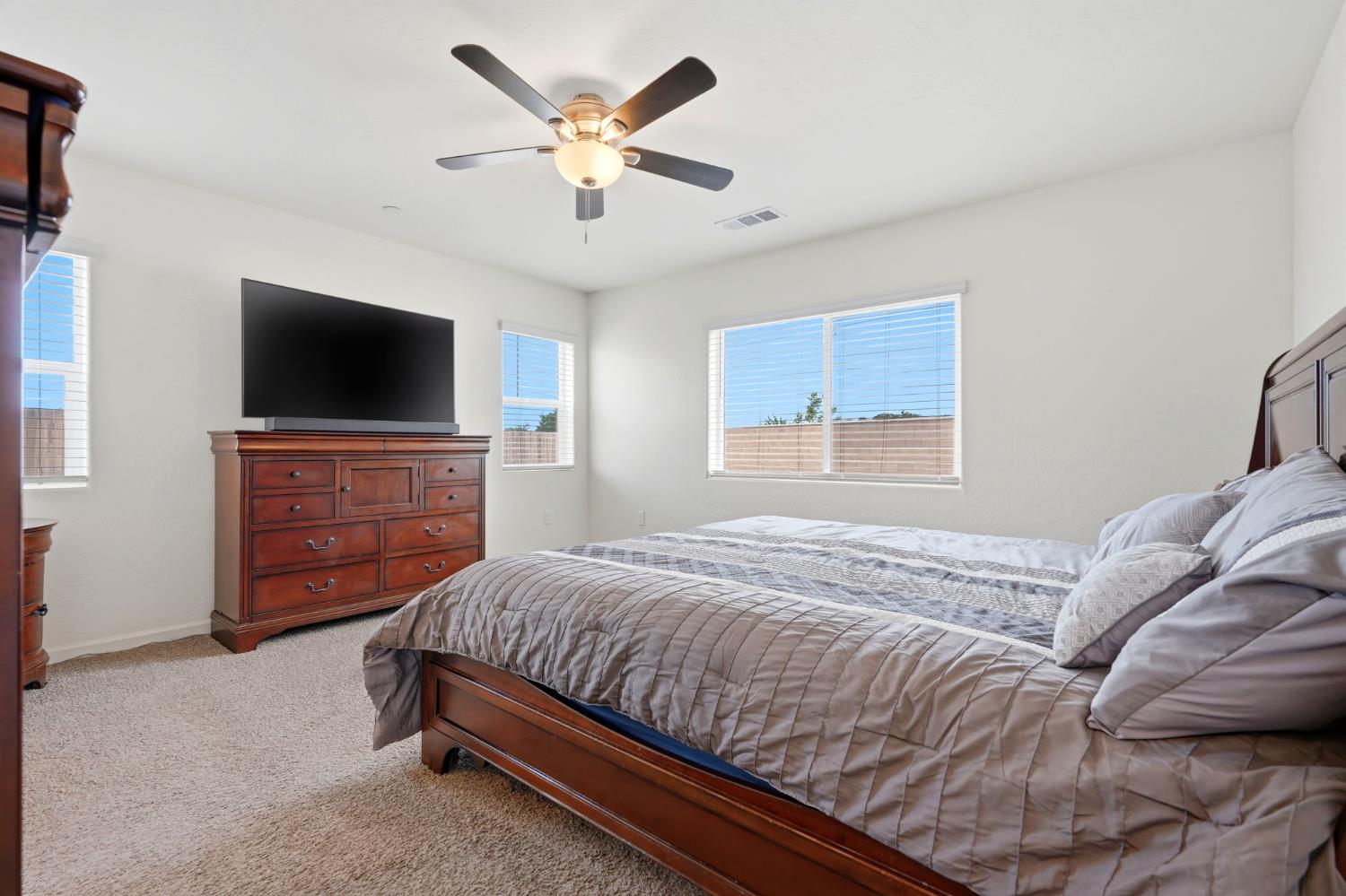 2198 West Ambassador Way Hanford, CA 93230 - Photo 29 of 52