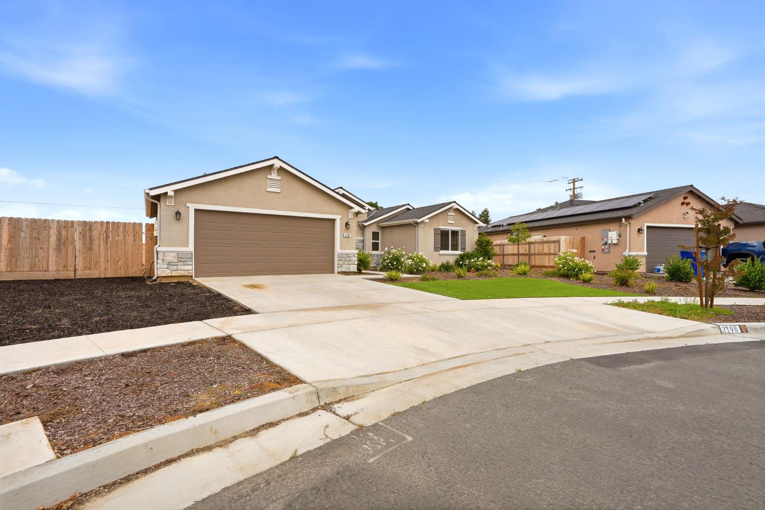 2198 West Ambassador Way Hanford, CA 93230 - Photo 3 of 52