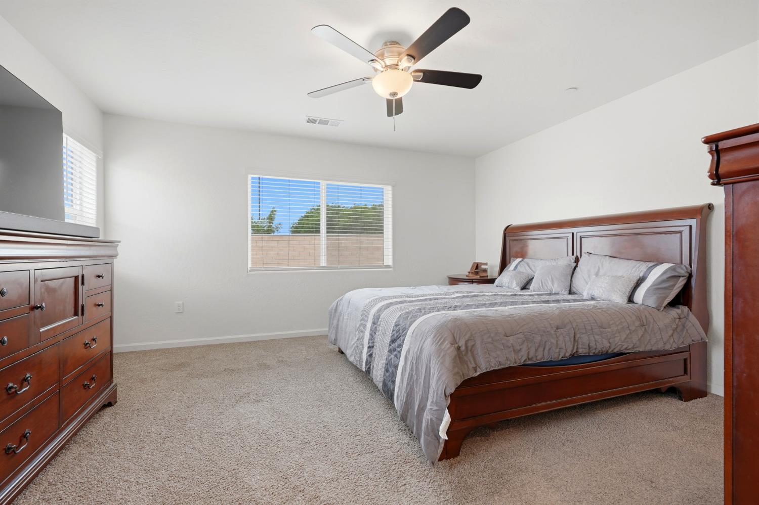 2198 West Ambassador Way Hanford, CA 93230 - Photo 33 of 52