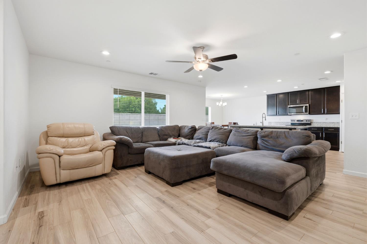 2198 West Ambassador Way Hanford, CA 93230 - Photo 10 of 52