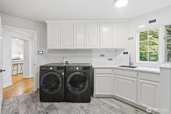 $3,600,000 | 13799 Northeast 32nd Place, Bellevue, WA 98005