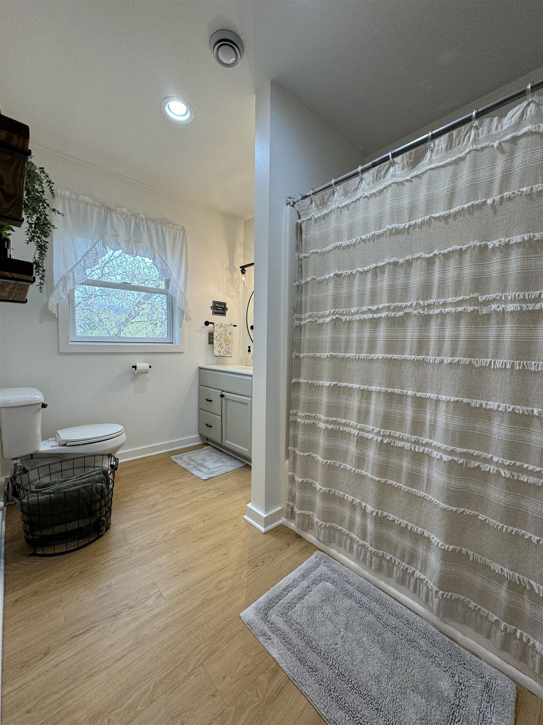 6 Stafford Lane Rutland, VT 05701 - Photo 4 of 37