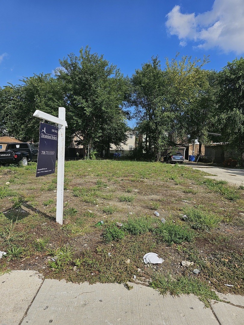 5539 South Damen Ave  